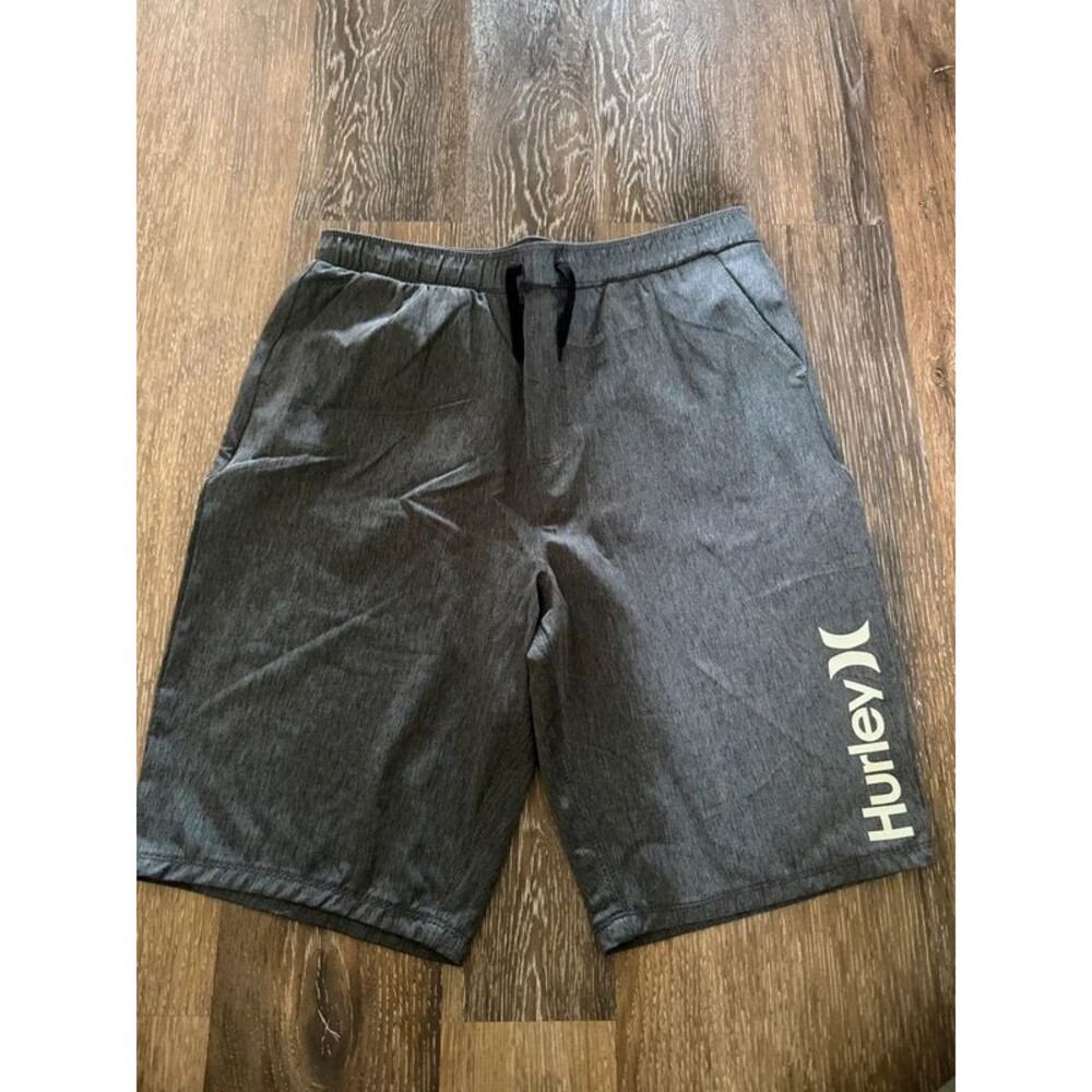 Kids Hurley shorts xxl (18-20)